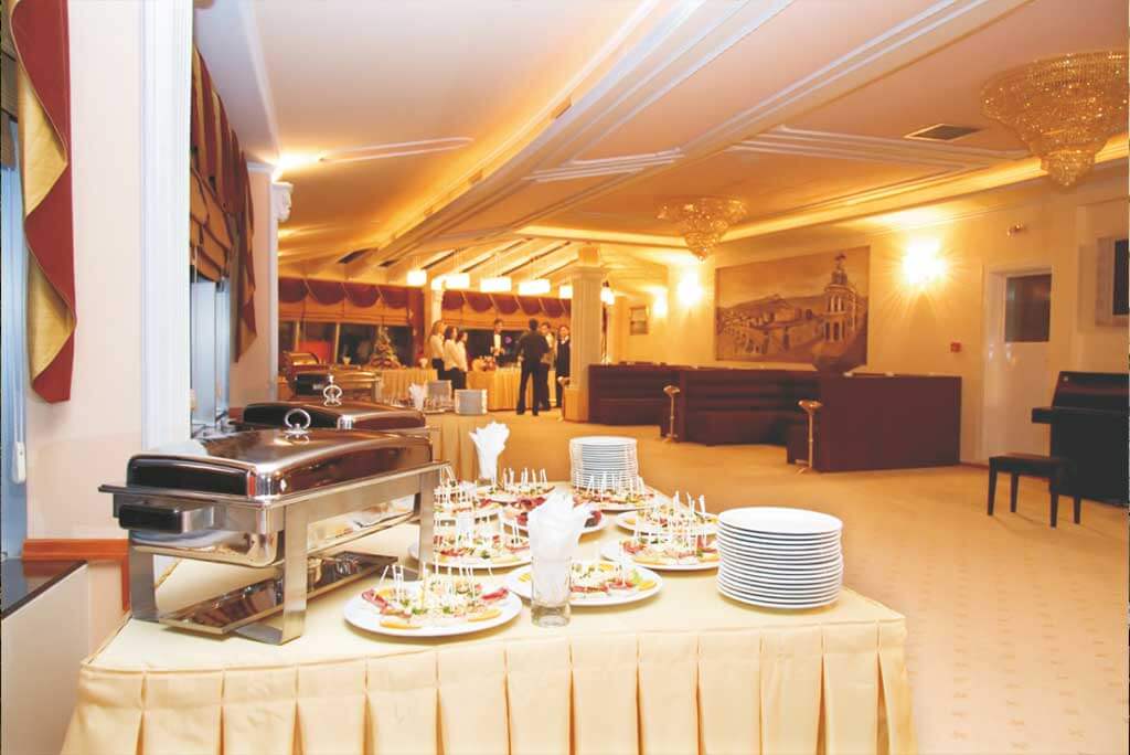 High-tech Club house